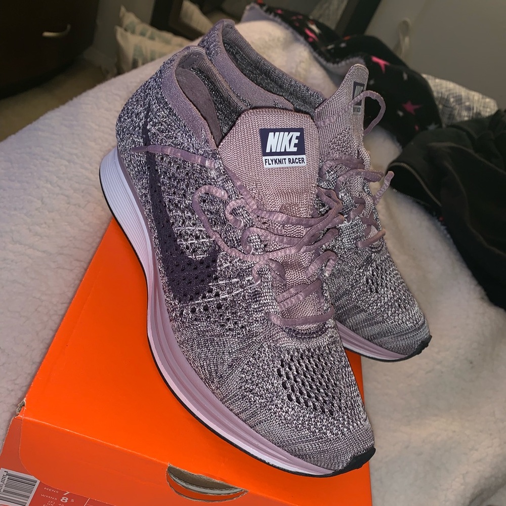 Brand New never worn Nike Flyknit Racer